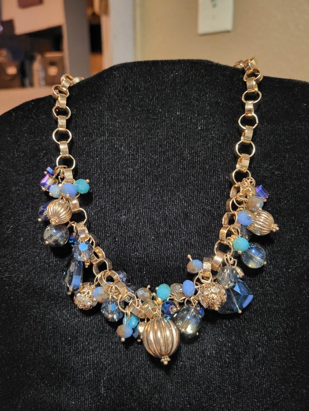 New with Tags Catherine Malandrino Chunky Beaded Cluster Statement Necklace